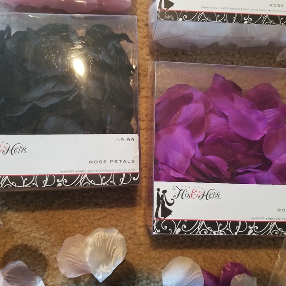 Silk rose petals - Picture 3 of 4